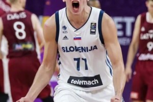 18歲詹姆斯vs18歲東契奇，誰更厲害？楊毅：東契奇厲害