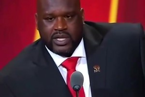 名場(chǎng)面！奧尼爾名人堂調(diào)侃姚明！大鯊魚(yú)：姚明竟然會(huì)說(shuō)英文？