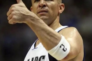 楊毅：同樣作為傳統(tǒng)組織后衛(wèi) 基德和保羅誰的水平更高呢？