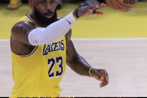 美媒：詹姆斯是場下GOAT！真論起打球，GOAT還得是喬丹！