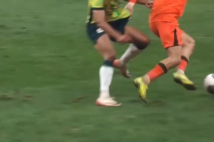 網(wǎng)友現(xiàn)場實(shí)拍：拜合拉木是很拼，但是技術(shù)確實(shí)糙了一點(diǎn)