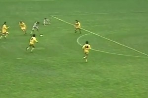 人仰馬翻！巴喬連過(guò)數(shù)人戲耍拉齊奧整條防線破門！