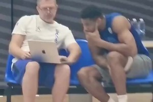 還是輸了！字母哥賽前認(rèn)真觀看申京比賽錄像 并換上21年冠軍鞋