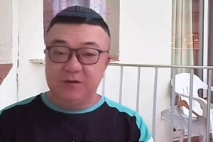 董路：劉凱源已經(jīng)進(jìn)U16A隊(duì)18大名單了， 下輪首戰(zhàn)踢萊萬特