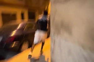 劉凱源和隊(duì)友在西班牙街頭比拼誰先到，融入得這么好真是少見