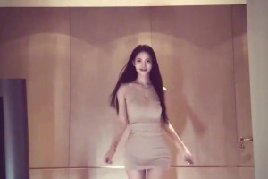 短裙大長腿！美女登密盼盼：除了我還有哪個(gè)180姐姐跳舞給你看