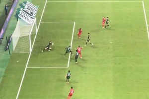 散裝防線？實(shí)拍：伴隨噓聲，萊昂納多敲開(kāi)國(guó)安大門(mén)，工體一片嘩然