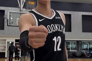 希望能留下來！曾凡博現(xiàn)身籃網(wǎng)媒體日，身披12號(hào)戰(zhàn)袍！