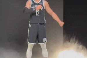 重新介紹一下：布魯克林籃網(wǎng)隊(duì)球員曾凡博