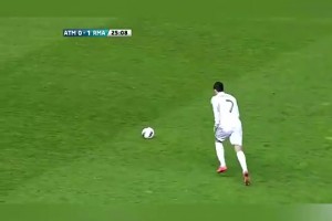 馬德里德比名場(chǎng)面！C羅超級(jí)無(wú)解電梯球遠(yuǎn)程導(dǎo)彈破門(mén)