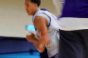 太陽隊(duì)訓(xùn)練賽也這么硬？！狄龍?布魯克斯這對(duì)抗強(qiáng)度！