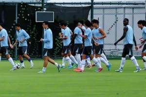 申花備戰(zhàn)亞冠小組賽第2輪，阿馬杜參與合練，米內(nèi)羅和謝鵬飛缺席