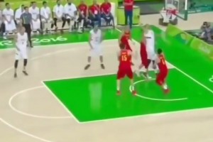 當年周琦在奧運會上對約基奇這一攻一防，可還行？