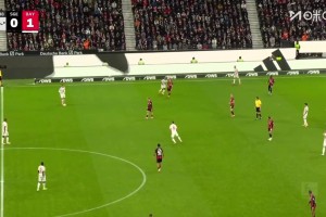 這射術(shù)太強(qiáng)了！迪亞斯做球，凱恩遠(yuǎn)射貼地?cái)刂比胱笙滤澜? >
                                        </div>
                                    </div>
                                                                        <div   id=