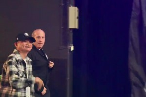 馬云現(xiàn)身NBA中國賽現(xiàn)場 球迷激動得直接喊“爸爸”