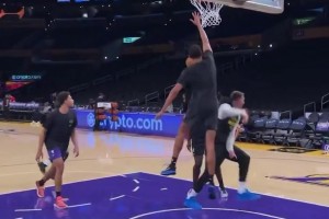 這視野這球商！這些騷氣傳球感覺東契奇都傳得好輕松啊