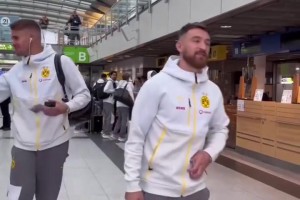 南下！多特蒙德抵達(dá)慕尼黑的視頻！飛機是真帥啊！