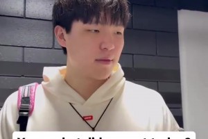 表情管理炸裂！楊瀚森問(wèn)記者：今天吃什么？記者：咖啡！