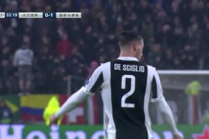 當(dāng)年西媒獨(dú)家鏡頭：C羅主罰點(diǎn)球前后，皇馬尤文兩隊(duì)球員斗智斗勇