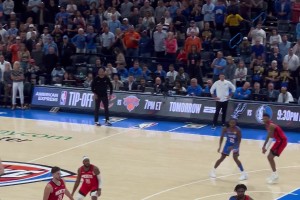 謝潑德這防守真是白給！SGA擋拆專門找他打，輕松投進！