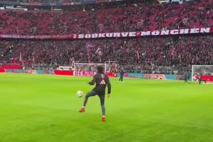 科幻片既視感！奧利塞熱身時(shí)的這記高空停球，簡直不要太帥！