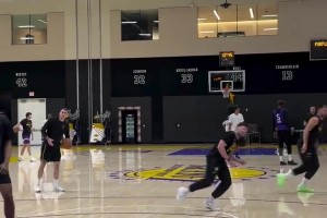 77的狀態(tài)真的是越來越好了！相信他會走的很遠(yuǎn)