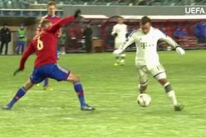 那時(shí)候他還是金童！格策歐冠突襲風(fēng)騷一條龍破門！