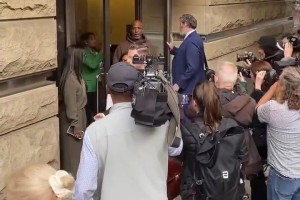 兩回事？比盧普斯周四下午離開聯(lián)邦法院 因洗錢和電信欺詐指控出庭受審