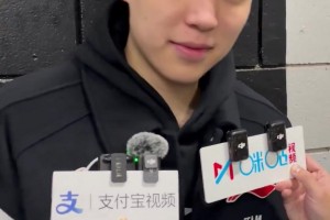 在替補(bǔ)席和隊(duì)友喊得最多的是？瀚森：不能說有時候有點(diǎn)罵人的