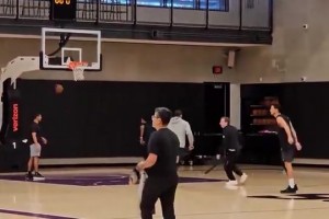 艱難的賽季！布克的高壓投籃訓(xùn)練！還能帶領(lǐng)太陽復(fù)興嗎？