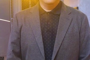 楊?。簵铄裉焐蠄?分鐘能跟上球隊節(jié)奏，在進(jìn)攻和籃板卡位方面也有進(jìn)步的