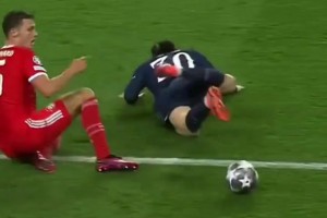 第一視角：拜仁時期帕瓦爾對梅西使用剪刀腳，這個動作確實很不好